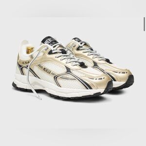 Mercer The Re-Run Speed in Gold Low Top Sneakers U.S. Size 7